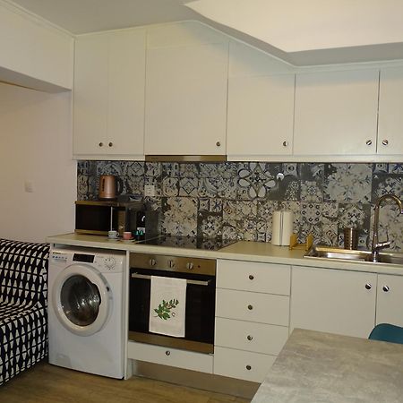Stylish, Comfortable, Basement Loft-Like Apartment With Amenities أثينا المظهر الخارجي الصورة