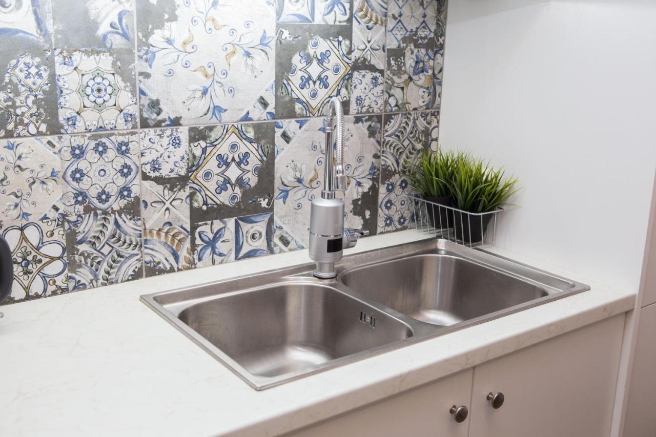 Stylish, Comfortable, Basement Loft-Like Apartment With Amenities أثينا المظهر الخارجي الصورة