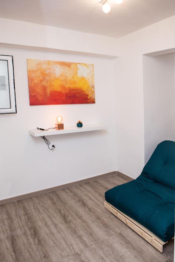 Stylish, Comfortable, Basement Loft-Like Apartment With Amenities أثينا المظهر الخارجي الصورة