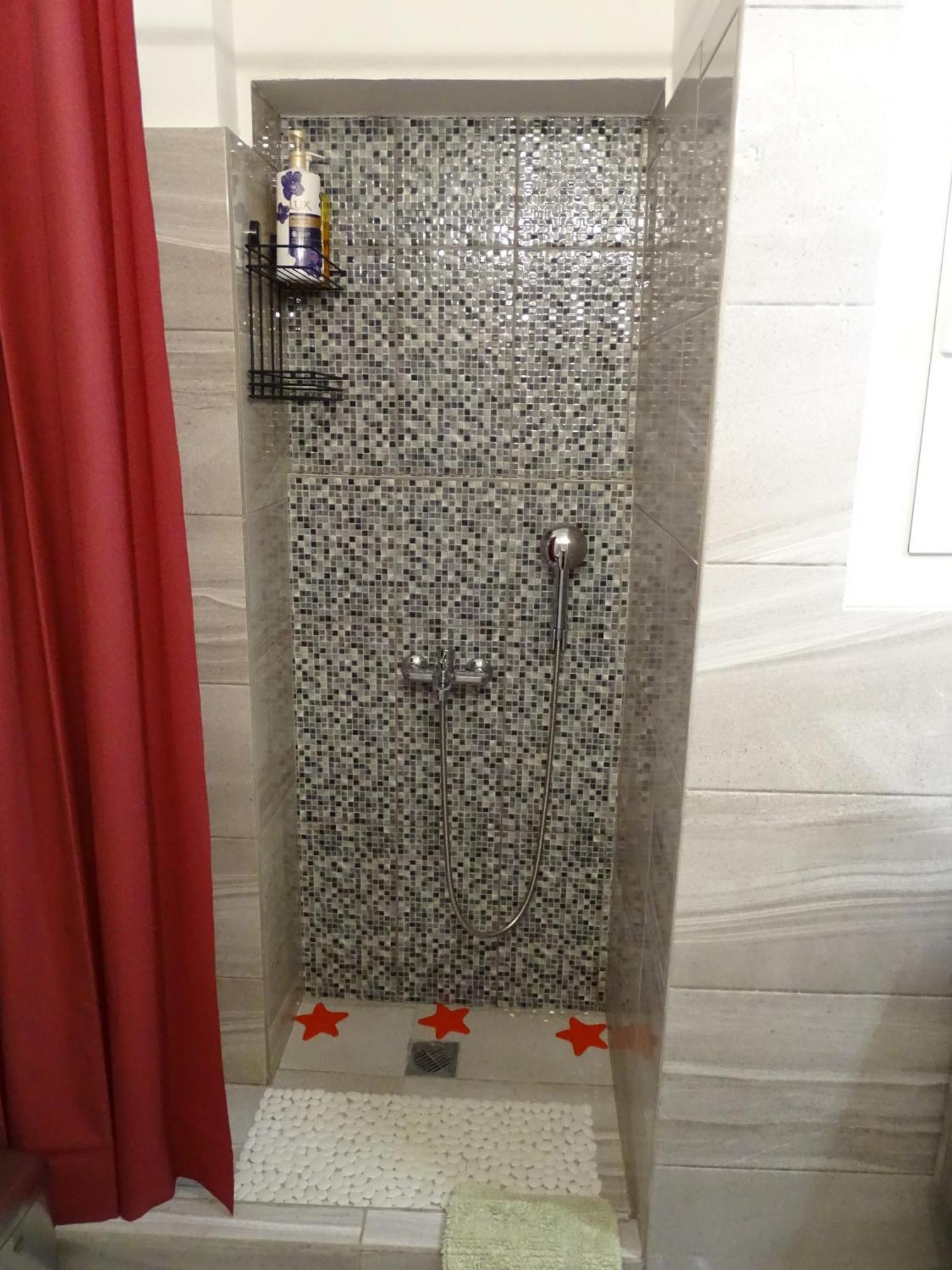 Stylish, Comfortable, Basement Loft-Like Apartment With Amenities أثينا المظهر الخارجي الصورة