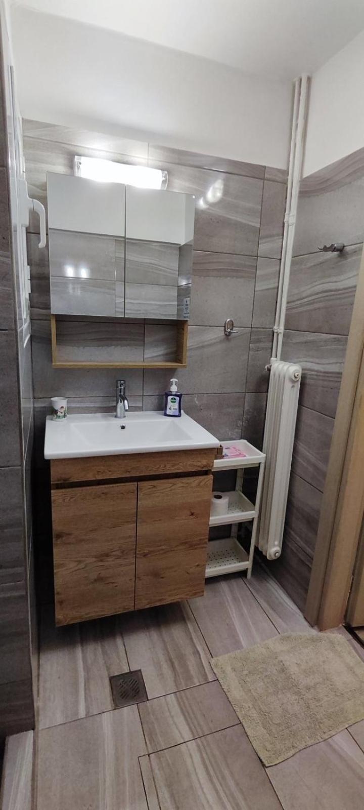 Stylish, Comfortable, Basement Loft-Like Apartment With Amenities أثينا المظهر الخارجي الصورة